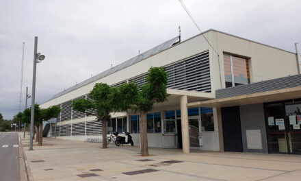 L’Ajuntament de Roquetes està treballant per arribar a un acord amb l’empresa Igesport, empresa gestora d’AQUA Roquetes, per evitar el seu tancament