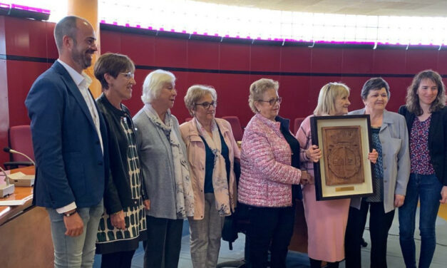 L’Associació de Dones de Roquetes rep el premi “Roquetenc de l’Any”