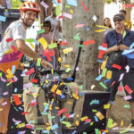 Roquetes es tenyeix de solidaritat per reconèixer la gesta de Pau Hidalgo