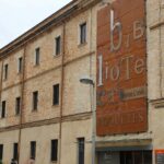 Roquetes completa el canvi de més de 140 finestres al Centre Cívic