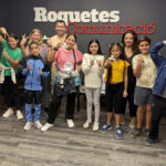 Alumnes de l’escola Mestre Marcel·lí Domingo de Roquetes enregistren pòdcasts als estudis d’Antena Caro