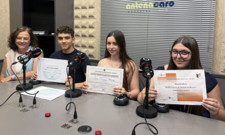 Tres alumnes de l’Institut Roquetes premiats pels seus Treballs de Recerca